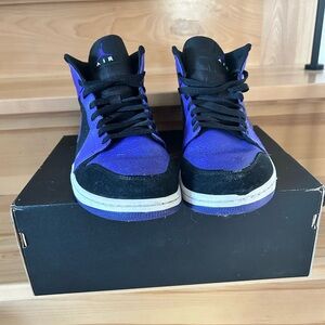 Air Jordan 1 Mid - Black and White